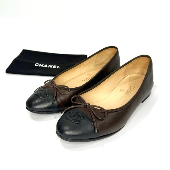 ✨SOLD✨ Chanel Brown and Black Leather Ballet Flats - Picture 3 of 12